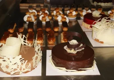 PASTELERÍA RENOVADA EN FORMATO TARTA E INDIVIDUAL impartido por Daniel Álvarez