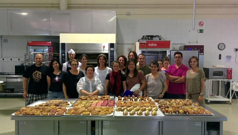 El CETECE realiza un curso de BOLLERÍA FRITA 2014
