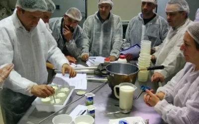 Concluye el curso taller de derivados lácteos artesanales de mayo de 2014