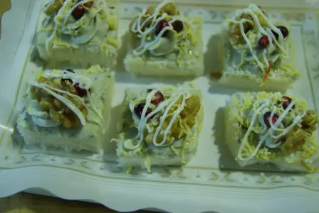 Canapé de queso azul y nueces