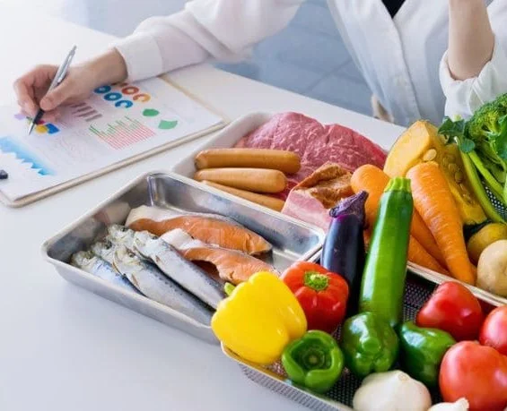 Estudios acelerados de vida útil en productos alimenticios.