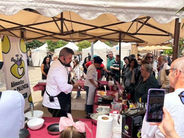 Showcooking en la Feria del Pan de Grijota: Un Éxito Culinario Showcooking en la Feria del Pan de Grijota: Un Éxito Culinario