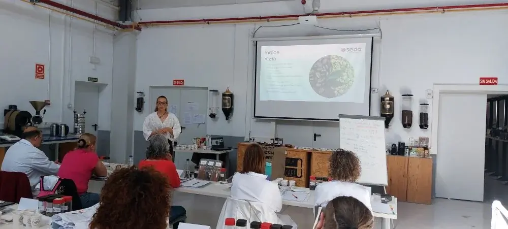 Expertos  comparten conocimientos  sobre la cata de café
