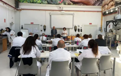 Judith Castro Gómez visita el Aula del Café