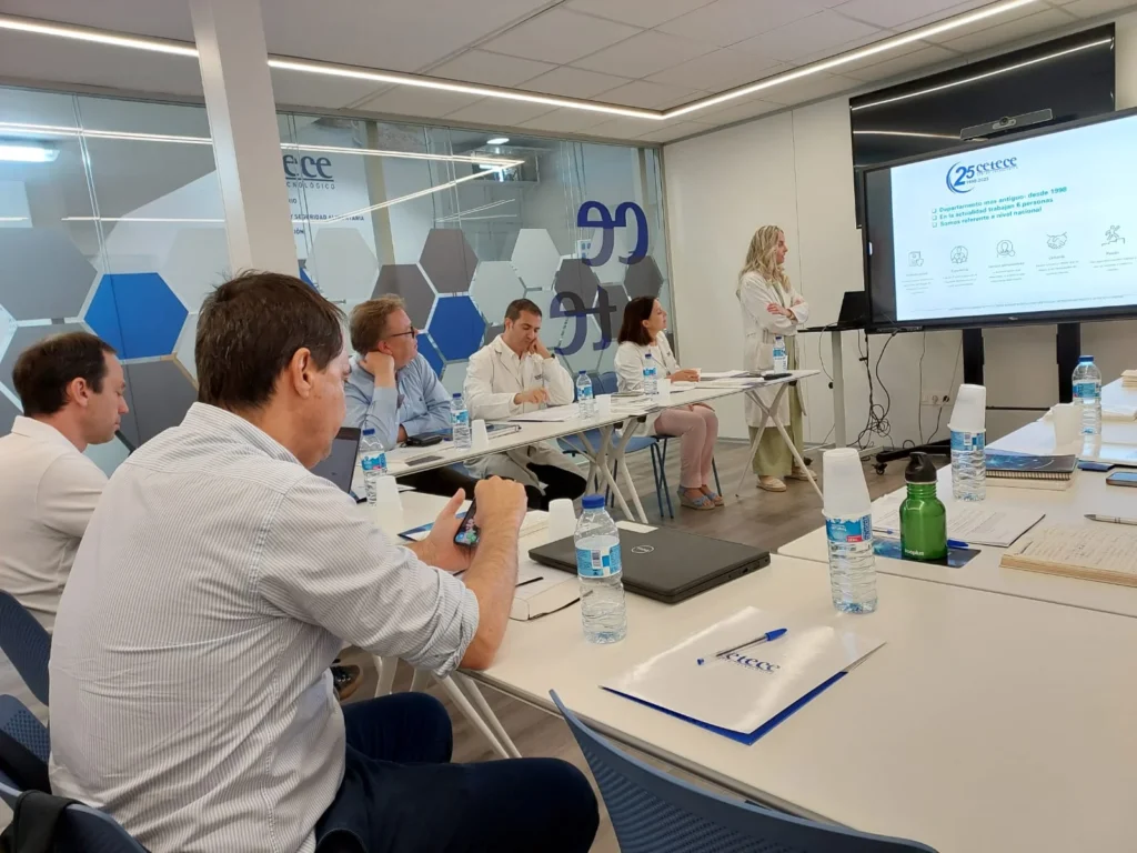 Calidad alimentaria e industrial en la visita intercentros al CETECE Calidad alimentaria e industrial en la visita intercentros al CETECE