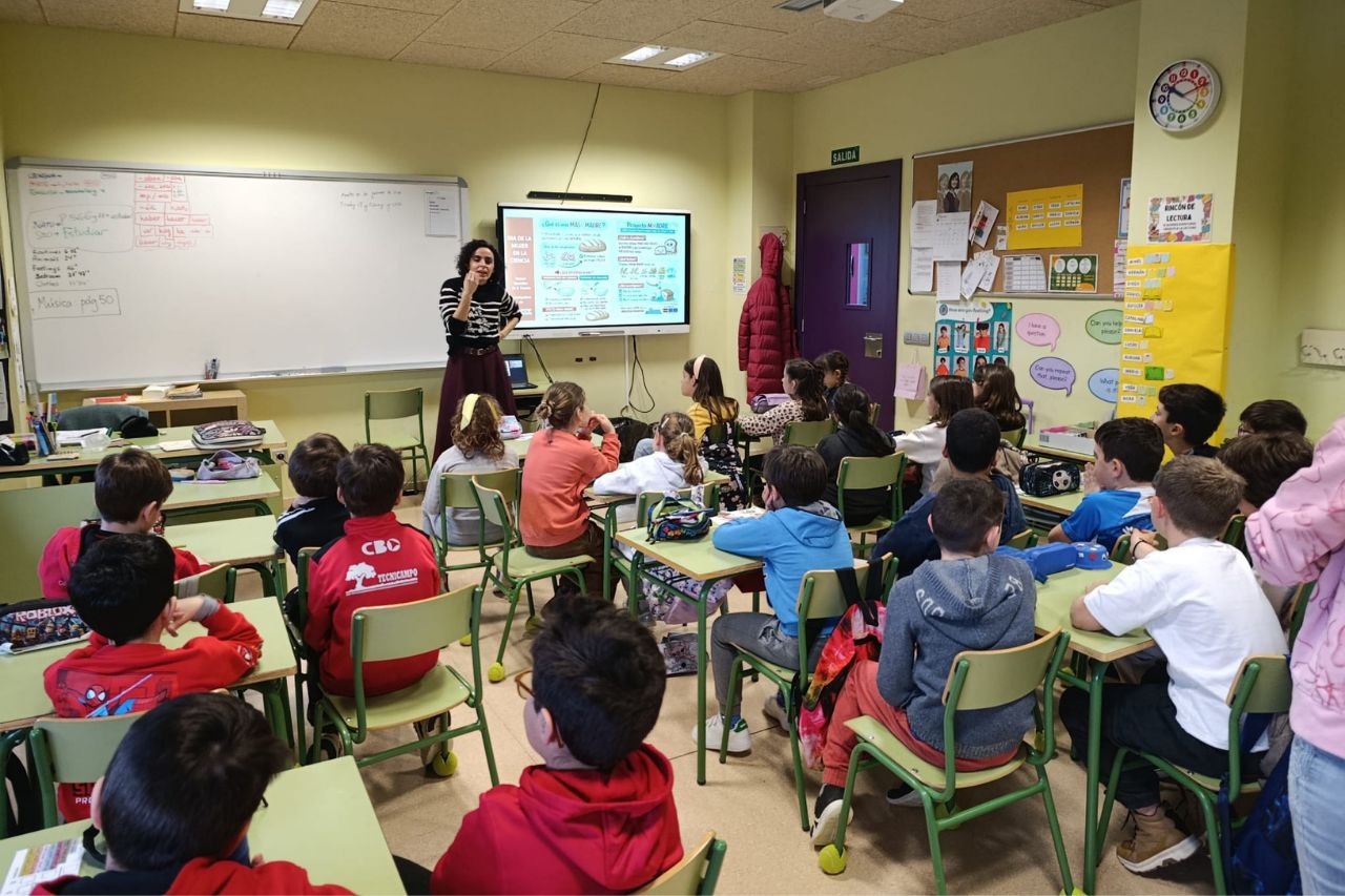 En CETECE celebramos el Día Internacional de la Mujer y la Niña en la Ciencia acercando la investigación a las aulas