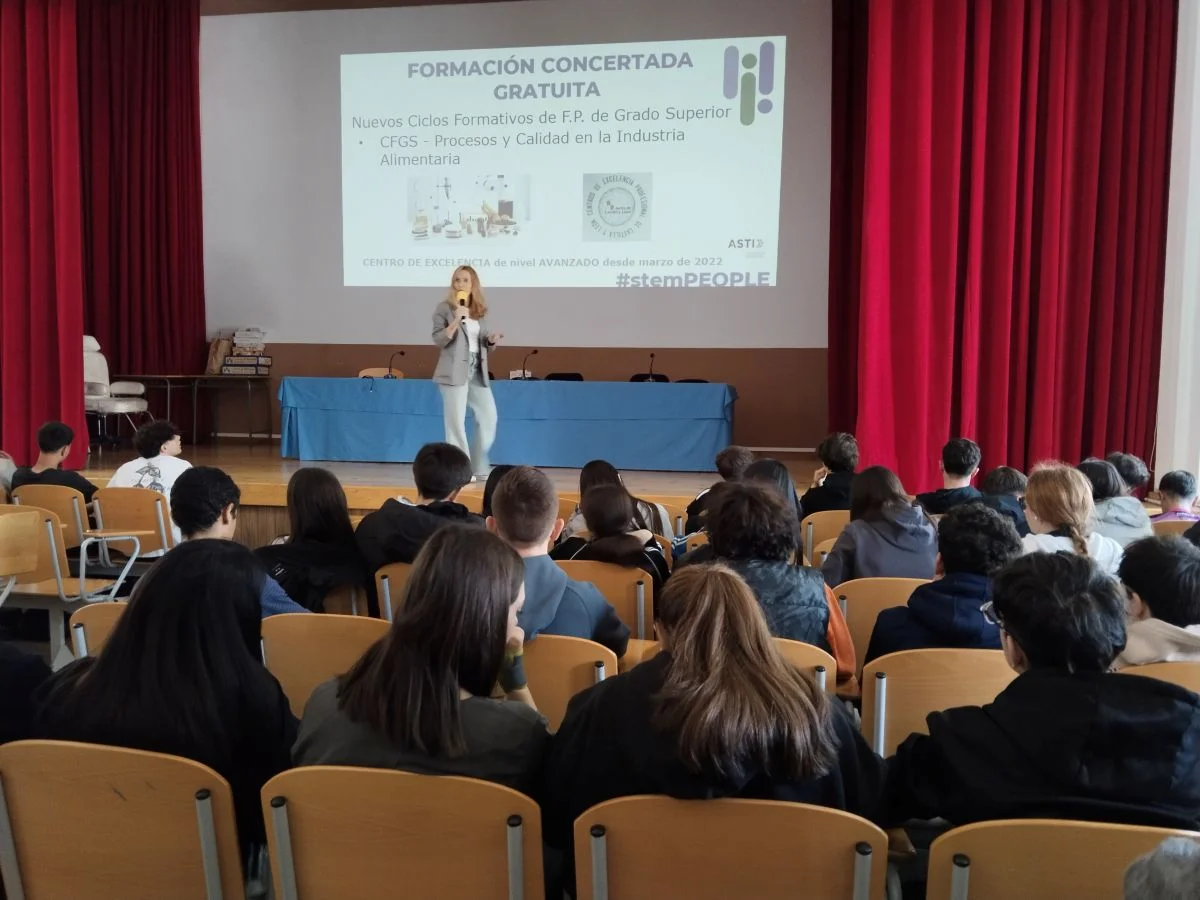 Inspirando vocaciones STEM en Palencia Inspirando vocaciones STEM en Palencia